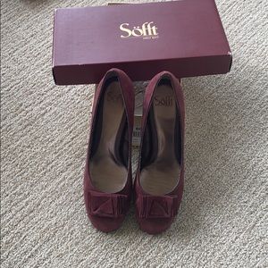 Sofft Malabar crimson suede pumps